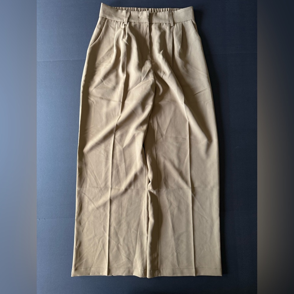 FUNYYZO Wide Leg Trousers Women’s Medium | Dark Khaki | Good Condition